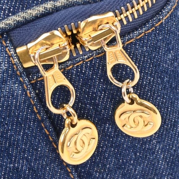 Chanel Blue Denim Vanity Handbag 135090 - Picture 6 of 10